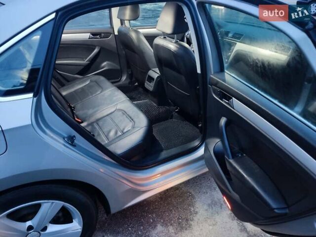 Серый Фольксваген Пассат, объемом двигателя 2.48 л и пробегом 169 тыс. км за 9900 $, фото 2 на Automoto.ua