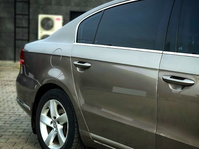 Сірий Фольксваген Пассат, об'ємом двигуна 1.8 л та пробігом 270 тис. км за 8599 $, фото 2 на Automoto.ua