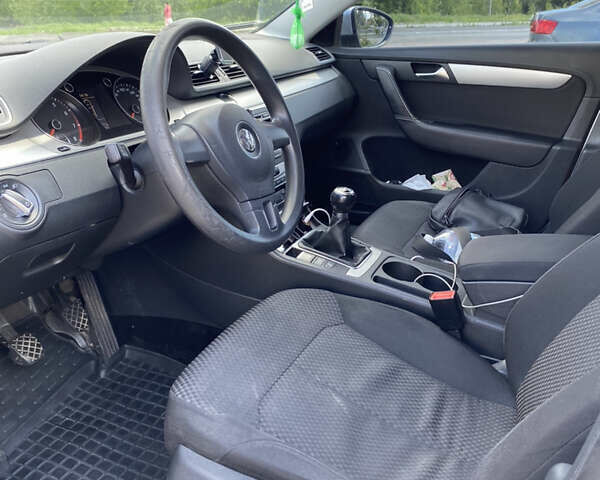 Сірий Фольксваген Пассат, об'ємом двигуна 1.8 л та пробігом 226 тис. км за 9150 $, фото 14 на Automoto.ua