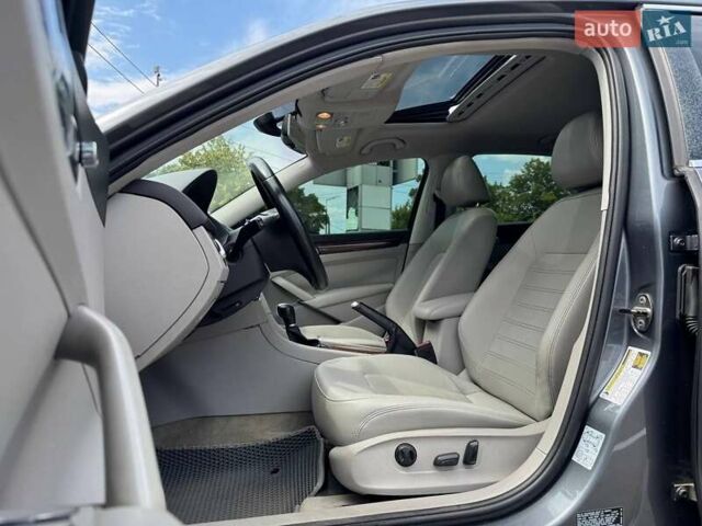 Сірий Фольксваген Пассат, об'ємом двигуна 2.48 л та пробігом 240 тис. км за 9700 $, фото 21 на Automoto.ua