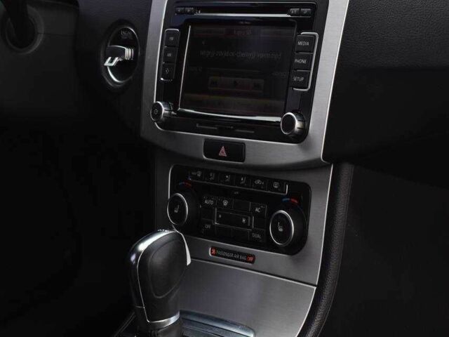 Серый Фольксваген Пассат, объемом двигателя 1.8 л и пробегом 186 тыс. км за 9490 $, фото 14 на Automoto.ua