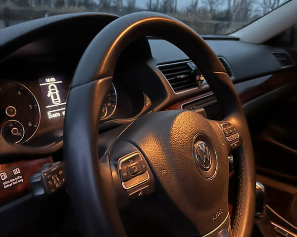 Серый Фольксваген Пассат, объемом двигателя 1.97 л и пробегом 214 тыс. км за 12000 $, фото 15 на Automoto.ua