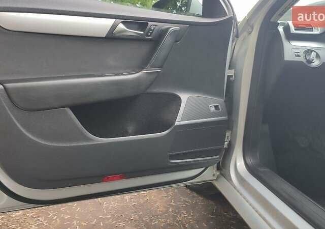 Сірий Фольксваген Пассат, об'ємом двигуна 1.6 л та пробігом 227 тис. км за 10300 $, фото 15 на Automoto.ua