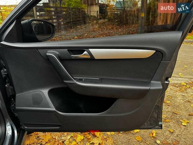 Сірий Фольксваген Пассат, об'ємом двигуна 1.8 л та пробігом 174 тис. км за 7990 $, фото 27 на Automoto.ua