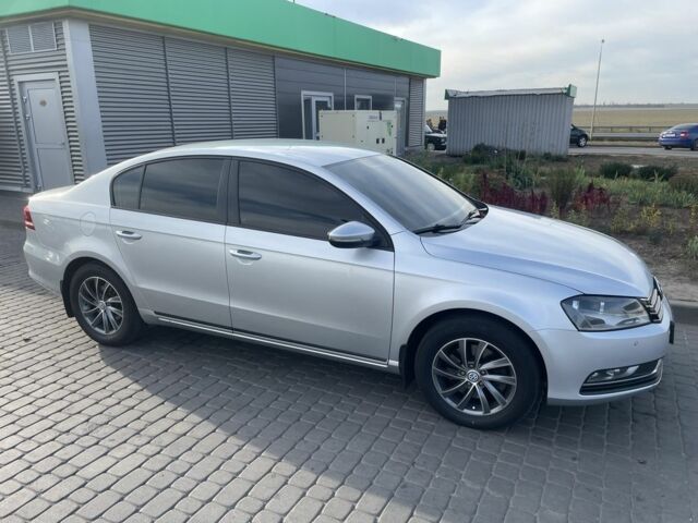 Серый Фольксваген Пассат, объемом двигателя 1.8 л и пробегом 174 тыс. км за 10500 $, фото 4 на Automoto.ua