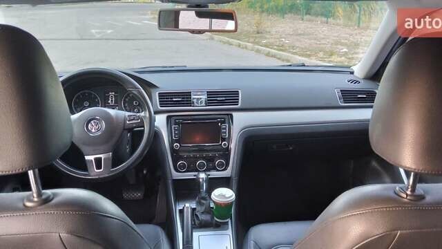 Сірий Фольксваген Пассат, об'ємом двигуна 2.48 л та пробігом 172 тис. км за 10800 $, фото 13 на Automoto.ua