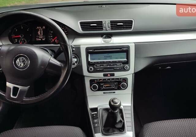 Сірий Фольксваген Пассат, об'ємом двигуна 1.6 л та пробігом 227 тис. км за 10300 $, фото 12 на Automoto.ua