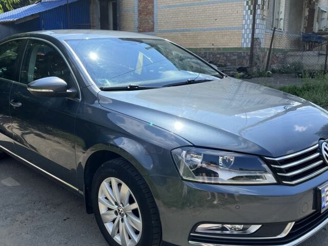 Серый Фольксваген Пассат, объемом двигателя 1.6 л и пробегом 234 тыс. км за 10700 $, фото 1 на Automoto.ua