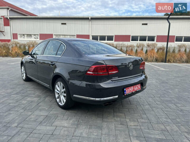 Серый Фольксваген Пассат, объемом двигателя 1.8 л и пробегом 214 тыс. км за 11900 $, фото 2 на Automoto.ua