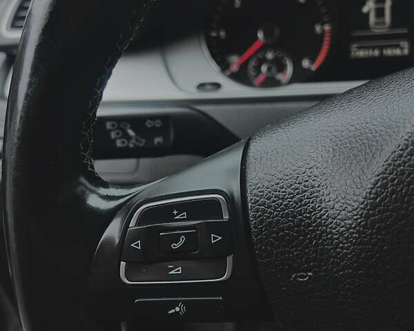 Серый Фольксваген Пассат, объемом двигателя 1.97 л и пробегом 238 тыс. км за 8700 $, фото 26 на Automoto.ua