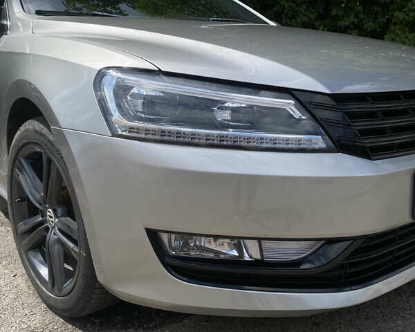 Серый Фольксваген Пассат, объемом двигателя 1.97 л и пробегом 129 тыс. км за 12999 $, фото 6 на Automoto.ua