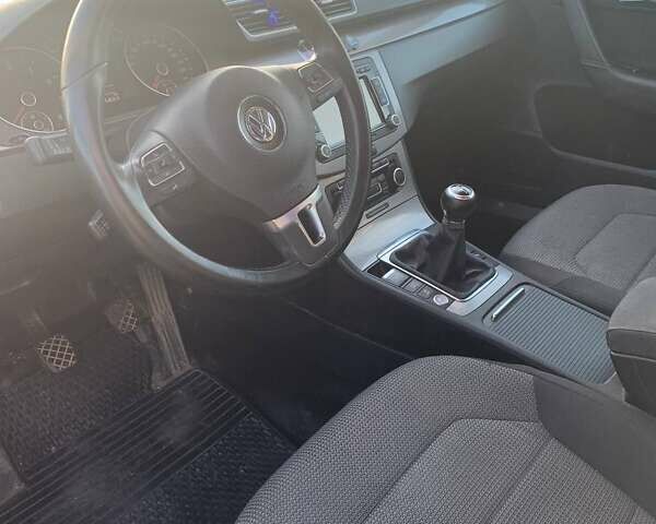 Серый Фольксваген Пассат, объемом двигателя 1.8 л и пробегом 234 тыс. км за 10300 $, фото 8 на Automoto.ua