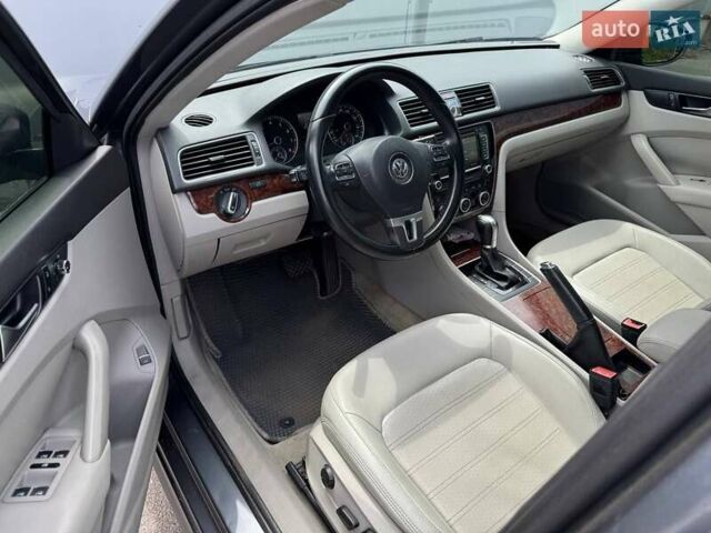 Сірий Фольксваген Пассат, об'ємом двигуна 2.48 л та пробігом 240 тис. км за 9700 $, фото 19 на Automoto.ua