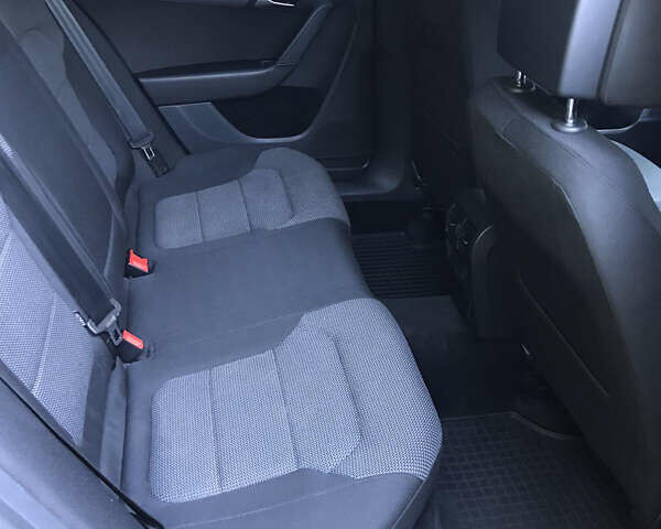 Сірий Фольксваген Пассат, об'ємом двигуна 1.8 л та пробігом 115 тис. км за 12500 $, фото 13 на Automoto.ua