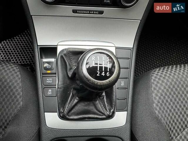 Сірий Фольксваген Пассат, об'ємом двигуна 1.8 л та пробігом 174 тис. км за 7990 $, фото 17 на Automoto.ua