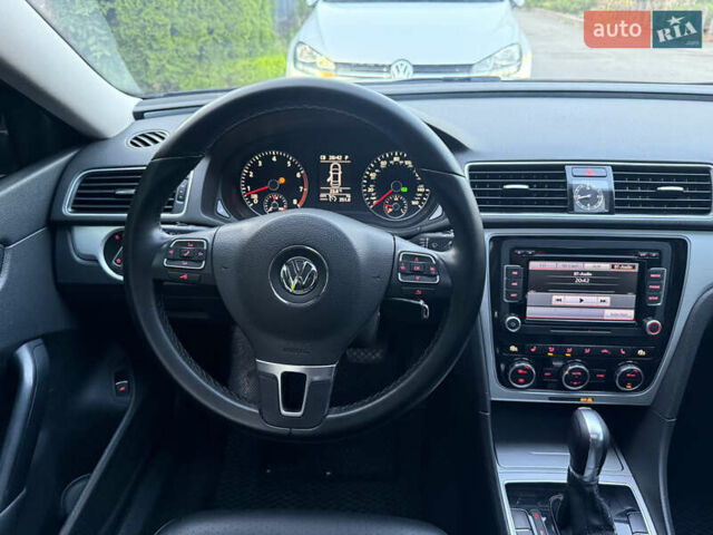 Серый Фольксваген Пассат, объемом двигателя 2.5 л и пробегом 250 тыс. км за 9200 $, фото 16 на Automoto.ua