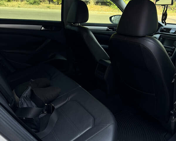 Серый Фольксваген Пассат, объемом двигателя 2.49 л и пробегом 271 тыс. км за 10499 $, фото 9 на Automoto.ua