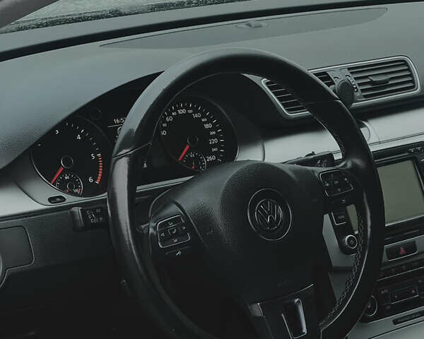 Серый Фольксваген Пассат, объемом двигателя 1.97 л и пробегом 238 тыс. км за 8700 $, фото 24 на Automoto.ua