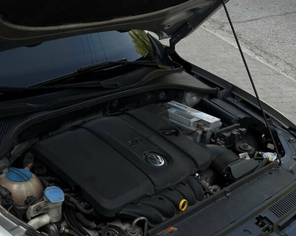 Серый Фольксваген Пассат, объемом двигателя 2.49 л и пробегом 271 тыс. км за 10499 $, фото 13 на Automoto.ua