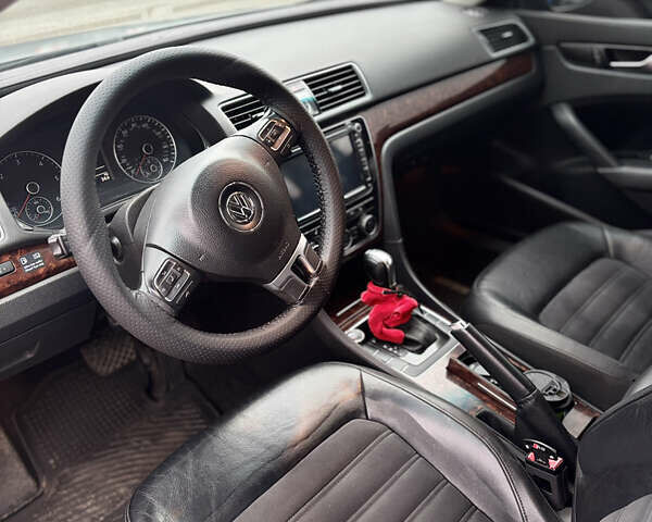 Сірий Фольксваген Пассат, об'ємом двигуна 1.97 л та пробігом 213 тис. км за 10000 $, фото 5 на Automoto.ua