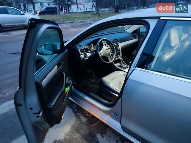 Серый Фольксваген Пассат, объемом двигателя 2.48 л и пробегом 169 тыс. км за 9900 $, фото 7 на Automoto.ua