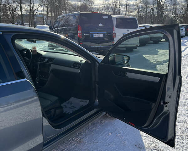 Сірий Фольксваген Пассат, об'ємом двигуна 2.5 л та пробігом 223 тис. км за 9800 $, фото 14 на Automoto.ua