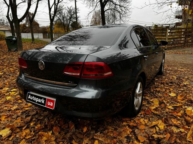 Серый Фольксваген Пассат, объемом двигателя 1.8 л и пробегом 174 тыс. км за 7990 $, фото 5 на Automoto.ua