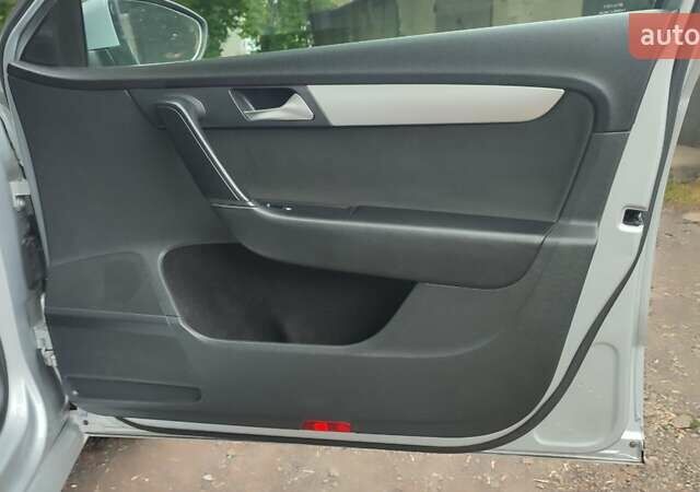 Сірий Фольксваген Пассат, об'ємом двигуна 1.6 л та пробігом 227 тис. км за 10300 $, фото 20 на Automoto.ua