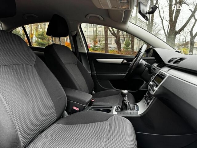 Серый Фольксваген Пассат, объемом двигателя 1.8 л и пробегом 174 тыс. км за 7990 $, фото 29 на Automoto.ua