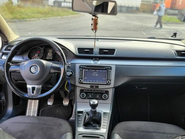 Серый Фольксваген Пассат, объемом двигателя 2 л и пробегом 268 тыс. км за 8800 $, фото 6 на Automoto.ua