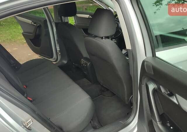 Сірий Фольксваген Пассат, об'ємом двигуна 1.6 л та пробігом 227 тис. км за 10300 $, фото 17 на Automoto.ua