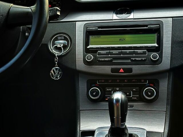 Сірий Фольксваген Пассат, об'ємом двигуна 1.8 л та пробігом 270 тис. км за 8599 $, фото 4 на Automoto.ua