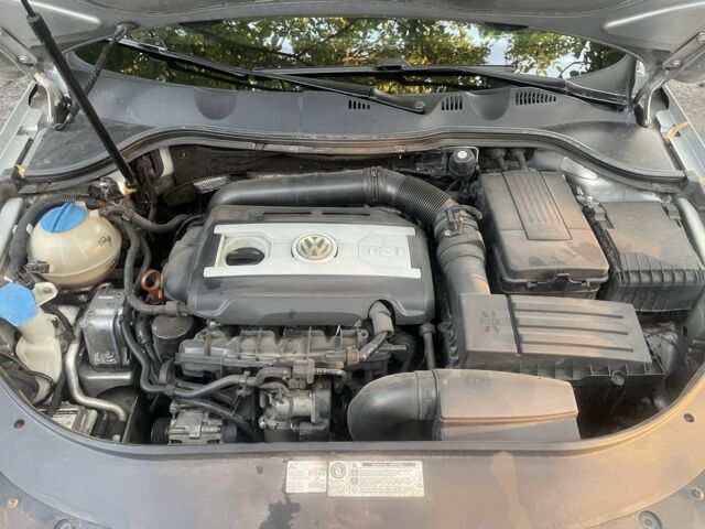 Серый Фольксваген Пассат, объемом двигателя 1.8 л и пробегом 174 тыс. км за 10500 $, фото 1 на Automoto.ua