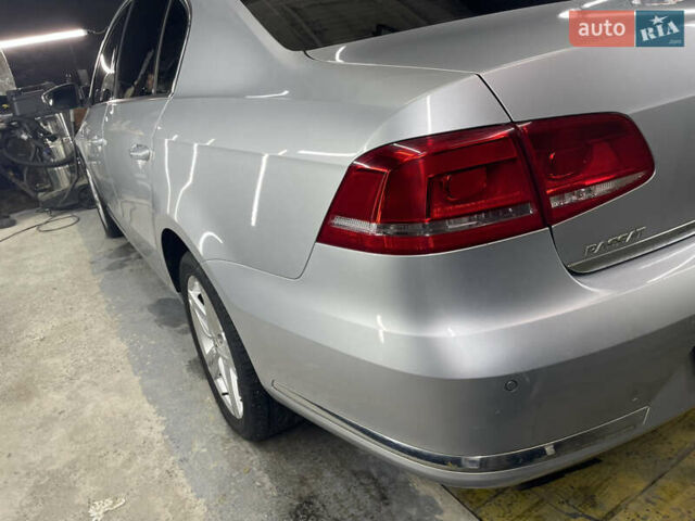 Серый Фольксваген Пассат, объемом двигателя 1.8 л и пробегом 160 тыс. км за 7800 $, фото 4 на Automoto.ua