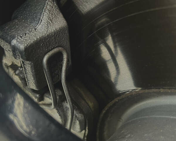 Серый Фольксваген Пассат, объемом двигателя 1.97 л и пробегом 238 тыс. км за 8700 $, фото 19 на Automoto.ua