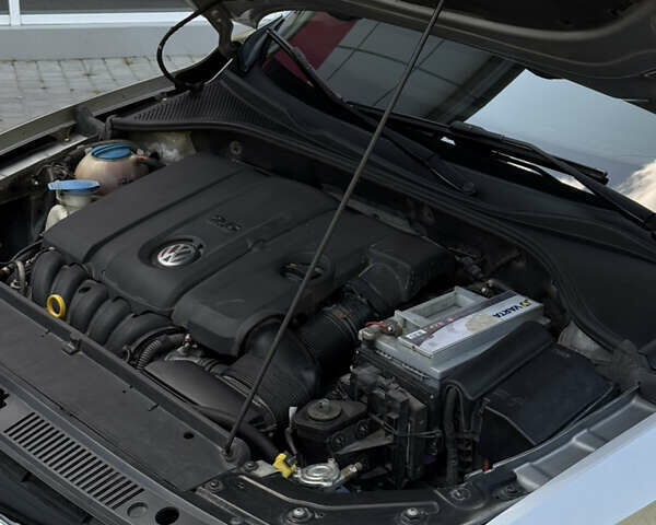 Серый Фольксваген Пассат, объемом двигателя 2.49 л и пробегом 271 тыс. км за 10499 $, фото 14 на Automoto.ua