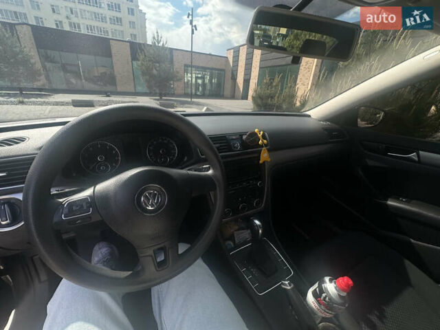 Серый Фольксваген Пассат, объемом двигателя 2.48 л и пробегом 197 тыс. км за 9200 $, фото 7 на Automoto.ua