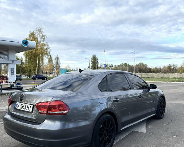 Сірий Фольксваген Пассат, об'ємом двигуна 2.5 л та пробігом 220 тис. км за 10500 $, фото 1 на Automoto.ua