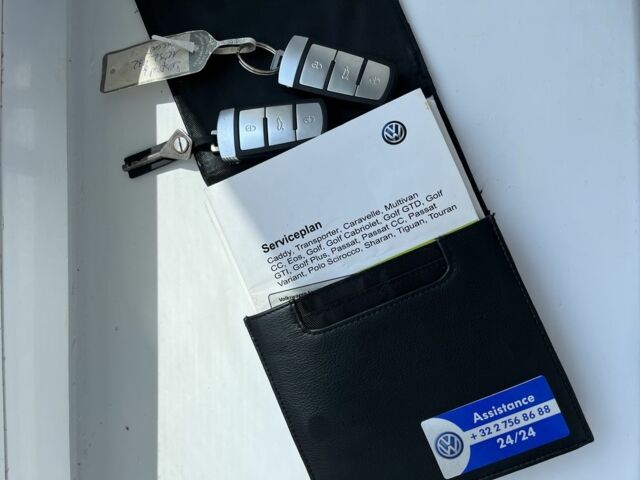 Серый Фольксваген Пассат, объемом двигателя 1.6 л и пробегом 234 тыс. км за 10700 $, фото 2 на Automoto.ua