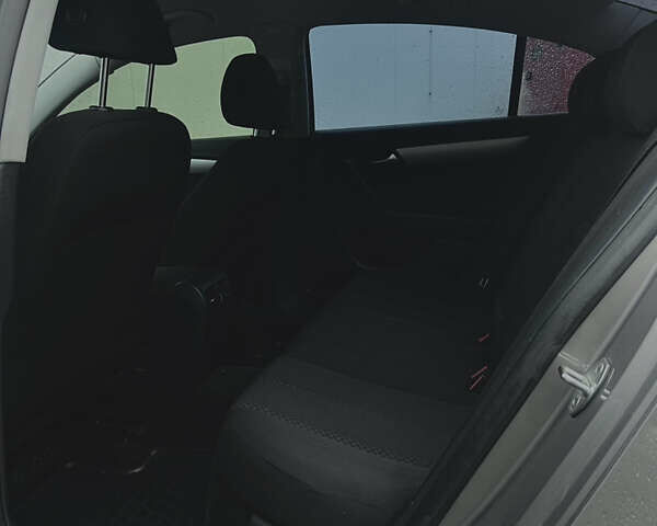 Серый Фольксваген Пассат, объемом двигателя 1.97 л и пробегом 238 тыс. км за 8700 $, фото 38 на Automoto.ua