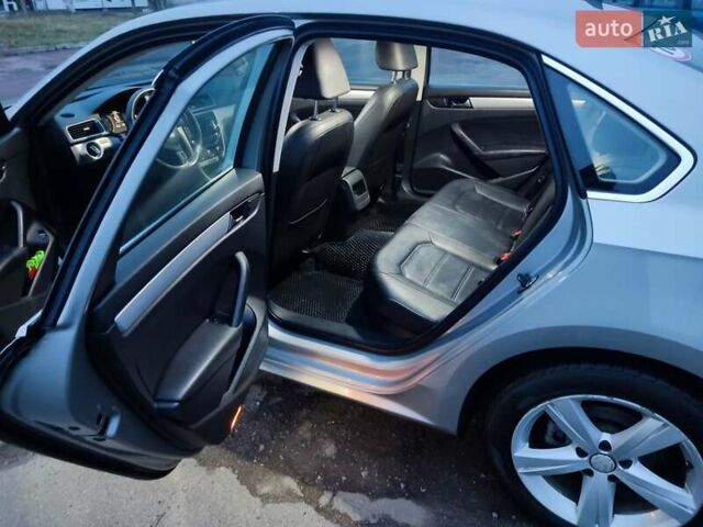 Серый Фольксваген Пассат, объемом двигателя 2.48 л и пробегом 169 тыс. км за 9900 $, фото 8 на Automoto.ua