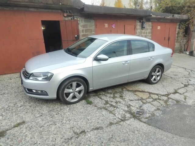 Серый Фольксваген Пассат, объемом двигателя 1.8 л и пробегом 160 тыс. км за 7200 $, фото 1 на Automoto.ua