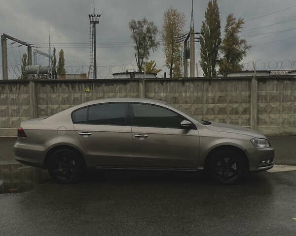 Серый Фольксваген Пассат, объемом двигателя 1.97 л и пробегом 238 тыс. км за 8700 $, фото 16 на Automoto.ua