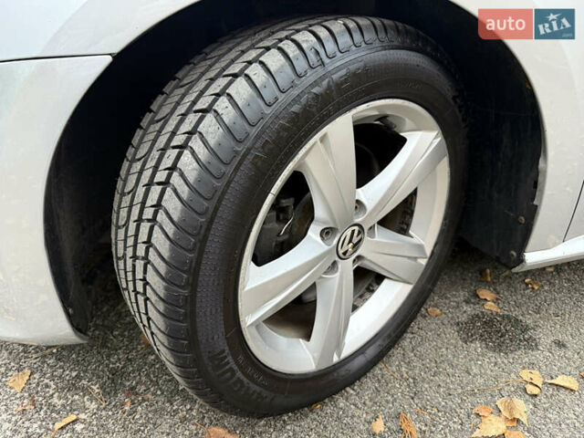 Серый Фольксваген Пассат, объемом двигателя 2.5 л и пробегом 250 тыс. км за 9200 $, фото 30 на Automoto.ua