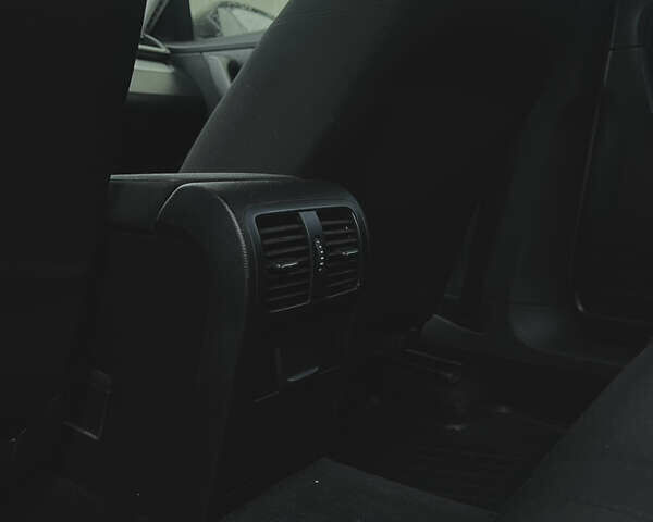 Серый Фольксваген Пассат, объемом двигателя 1.97 л и пробегом 238 тыс. км за 8700 $, фото 40 на Automoto.ua