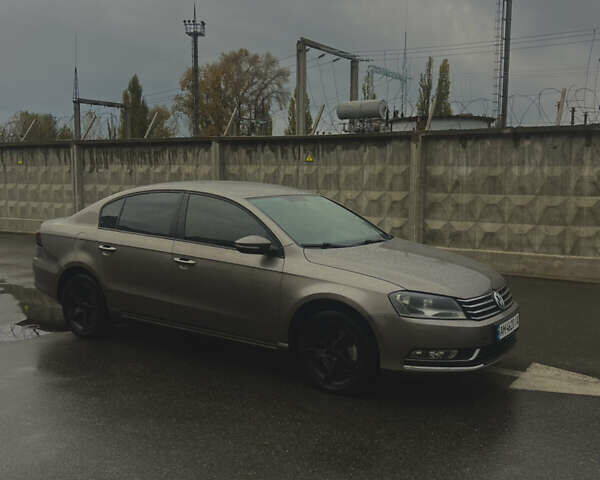 Серый Фольксваген Пассат, объемом двигателя 1.97 л и пробегом 238 тыс. км за 8700 $, фото 17 на Automoto.ua