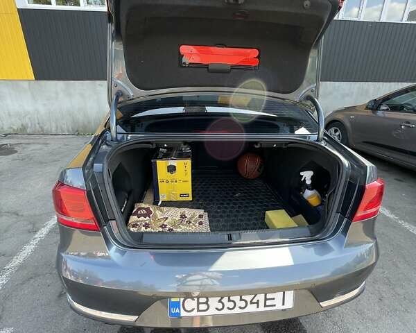 Сірий Фольксваген Пассат, об'ємом двигуна 1.8 л та пробігом 182 тис. км за 11800 $, фото 7 на Automoto.ua