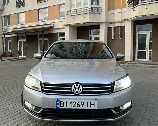 Серый Фольксваген Пассат, объемом двигателя 1.8 л и пробегом 205 тыс. км за 8500 $, фото 5 на Automoto.ua