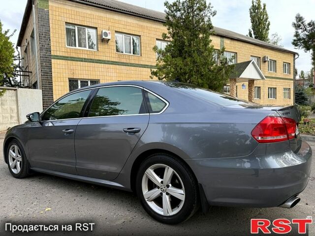 Серый Фольксваген Пассат, объемом двигателя 2.5 л и пробегом 199 тыс. км за 9000 $, фото 4 на Automoto.ua