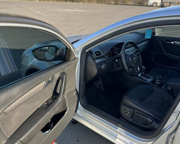 Серый Фольксваген Пассат, объемом двигателя 1.97 л и пробегом 277 тыс. км за 9200 $, фото 9 на Automoto.ua